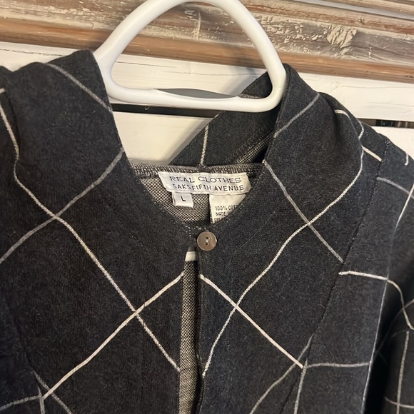 NWOT SAKS FIFTH AVENUE REAL CLOTHES GREY CHECKERED HOODED SWEATER, L - Picture 3 of 3